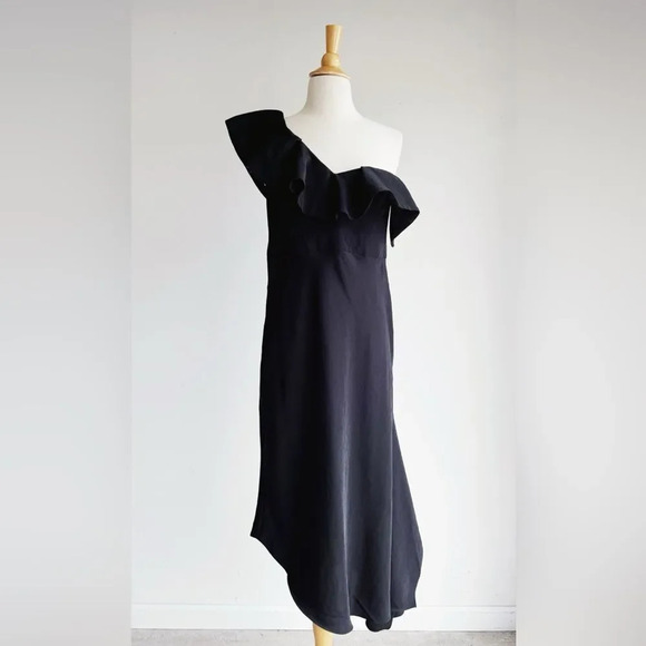 Topshop Black and Cream One Shoulder Dresses - Picture 3 of 7